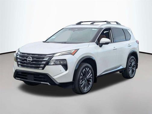 Everest White Pearl Tricoat 2026 Nissan Rogue Platinum