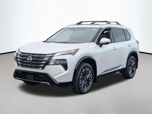 Everest White Pearl Tricoat 2026 Nissan Rogue Platinum
