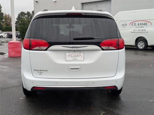 2020 Chrysler Pacifica Touring