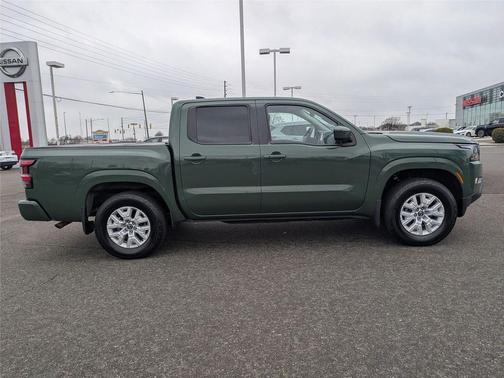 2022 Nissan Frontier SV