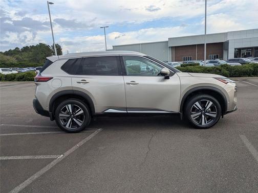 2022 Nissan Rogue SL