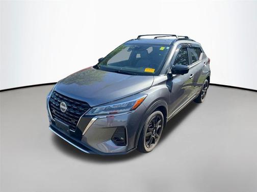 Gun Metallic 2024 Nissan Kicks SR