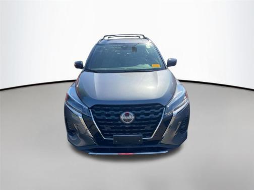 Gun Metallic 2024 Nissan Kicks SR