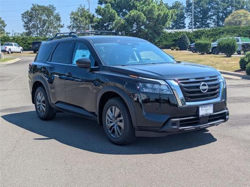 2025 Nissan Pathfinder SV 4WD