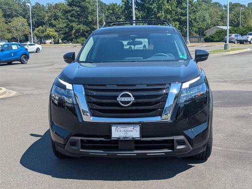 2025 Nissan Pathfinder SV 4WD