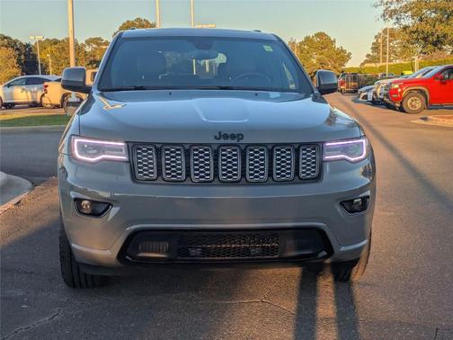 2022 Jeep Grand Cherokee Laredo