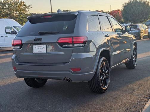 2022 Jeep Grand Cherokee Laredo