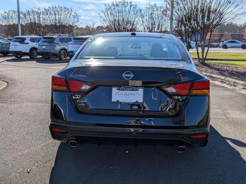 2025 Nissan Altima SR FWD