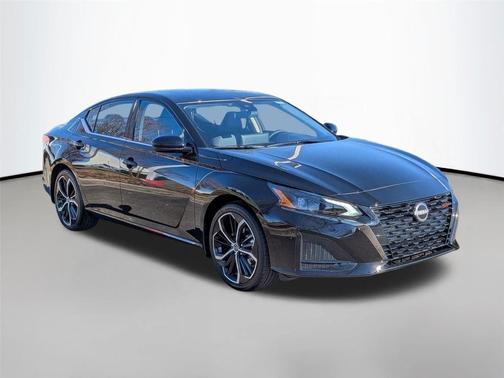 2025 Nissan Altima SR FWD