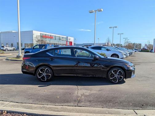 2025 Nissan Altima SR FWD