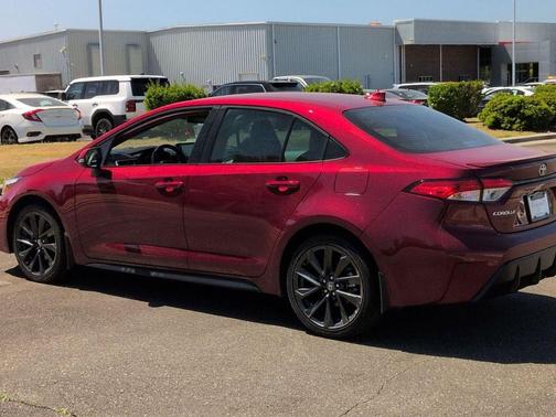 Ruby Flare Pearl 2025 Toyota Corolla SE