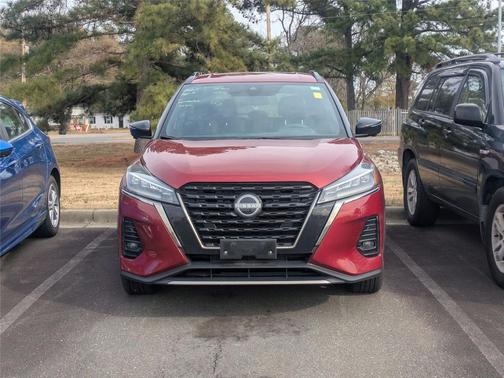 2024 Nissan Kicks SR