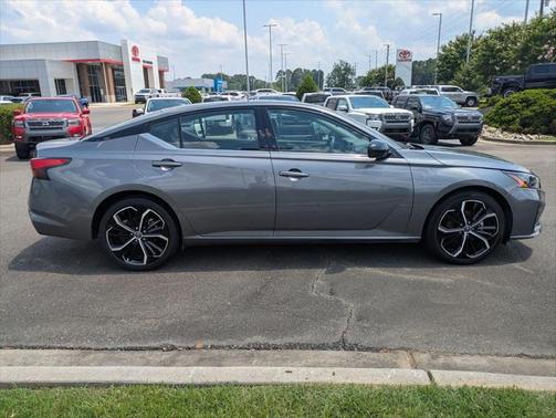 2024 Nissan Altima SR FWD