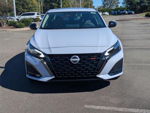 2025 Nissan Altima SR FWD