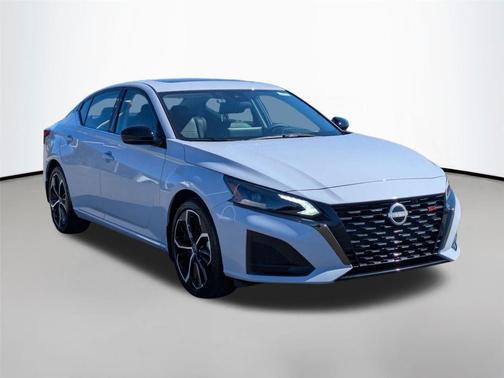 2025 Nissan Altima SR FWD