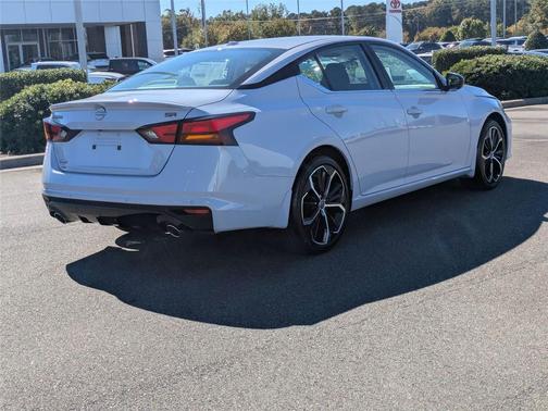 2025 Nissan Altima SR FWD