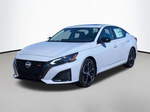 2025 Nissan Altima SR FWD