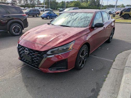 2023 Nissan Altima SR FWD