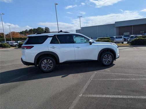 2025 Nissan Pathfinder SV 4WD