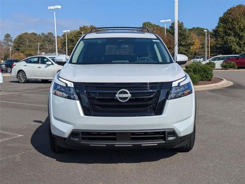 2025 Nissan Pathfinder SV 4WD