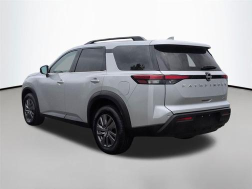 Brilliant Silver Metallic 2025 Nissan Pathfinder SV 4WD