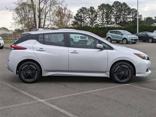 2024 Nissan Leaf SV PLUS