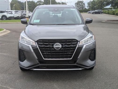 2025 Nissan Kicks S