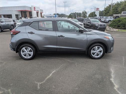 2025 Nissan Kicks S