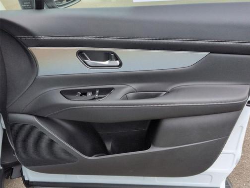 Everest White Pearl Tricoat 2026 Nissan Murano SL