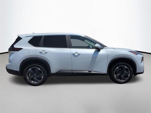 Everest White Pearl 2024 Nissan Rogue SV