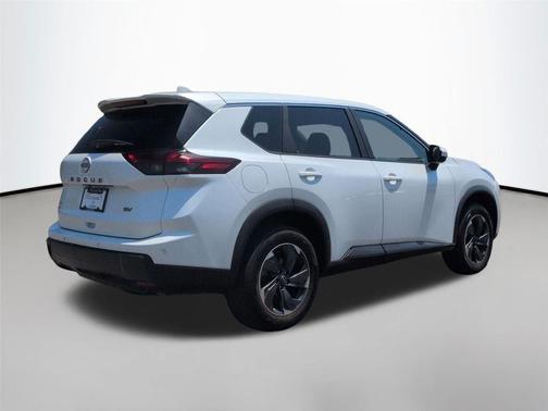 Everest White Pearl 2024 Nissan Rogue SV