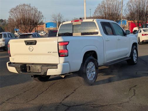 2023 Nissan Frontier SV