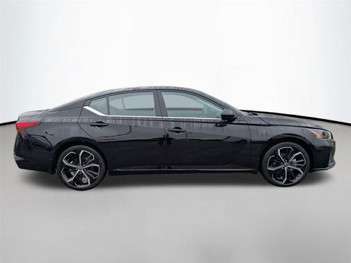 2025 Nissan Altima SR FWD