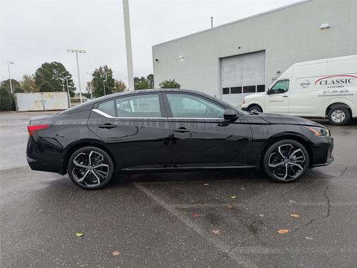 2025 Nissan Altima SR FWD