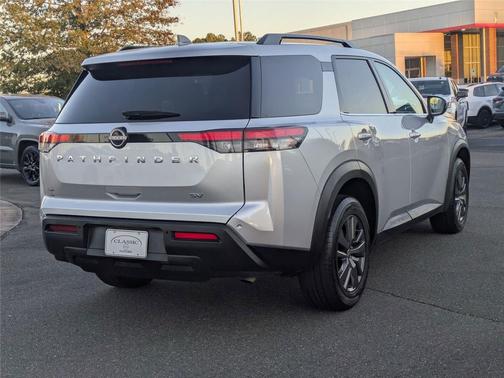 2023 Nissan Pathfinder SV FWD