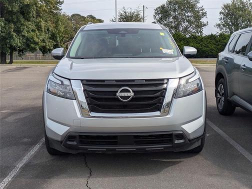 2023 Nissan Pathfinder SV FWD