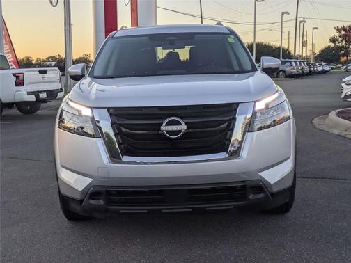 2023 Nissan Pathfinder SV FWD