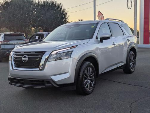 2023 Nissan Pathfinder SV FWD