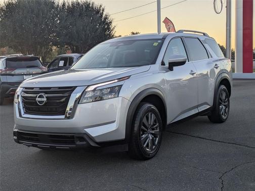 2023 Nissan Pathfinder SV FWD