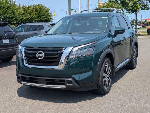 2025 Nissan Pathfinder Platinum 4WD