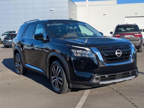 2025 Nissan Pathfinder Platinum 4WD
