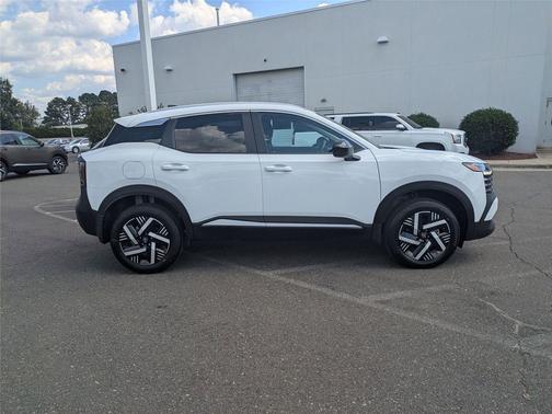 2025 Nissan Kicks S