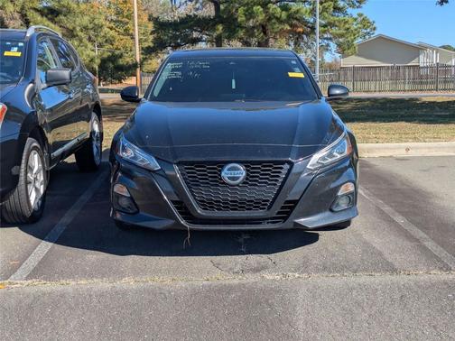 2022 Nissan Altima SR FWD