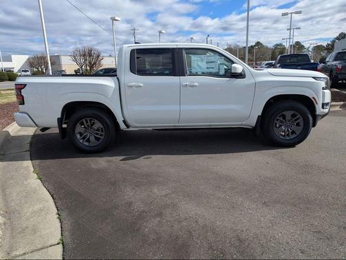 2025 Nissan Frontier SV