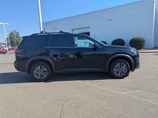 2025 Nissan Pathfinder SV 4WD