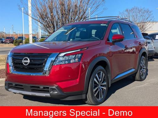 2025 Nissan Pathfinder Platinum 4WD