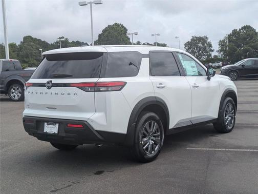 2025 Nissan Pathfinder S FWD