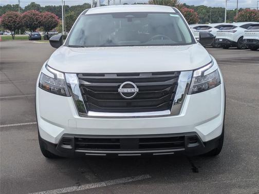 2025 Nissan Pathfinder S FWD