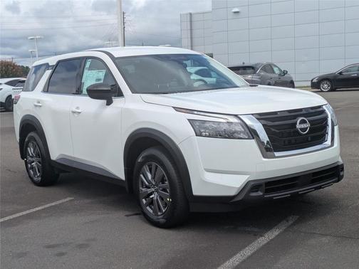 2025 Nissan Pathfinder S FWD