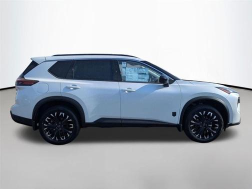Everest White Pearl Tricoat 2026 Nissan Rogue Dark Armor